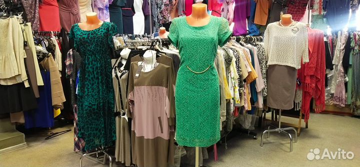 Платье из гипюра