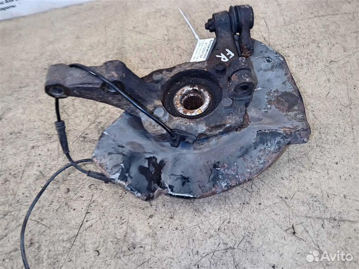 Поворотный кулак передний правый Hyundai Santa Fe