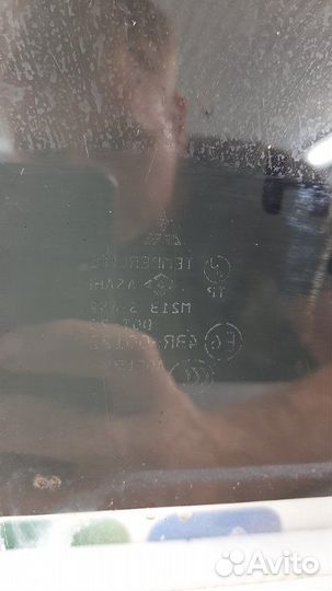 Стекло двери заднее правое Mitsubishi Lancer CS3A