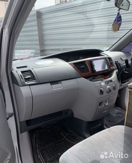 Toyota Noah 2 AT, 2003, 291 000 км