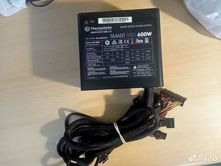 Блок 600w Thermaltake 80 plus smart RGB