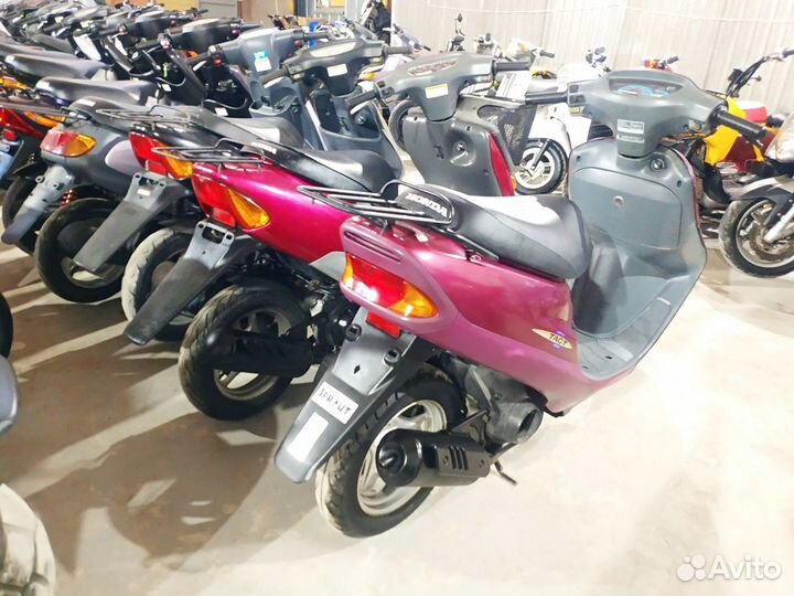 Скутер Хонда Такт AF30 с электроприводом подножки