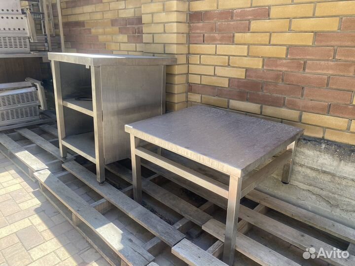 Подставки под печь, пароконвектомат и стеллаж