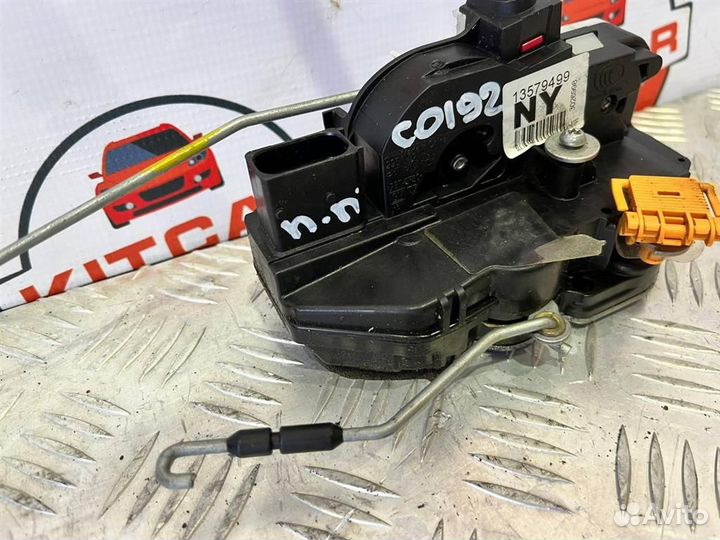 Замок двери передней правой Chevrolet Orlando