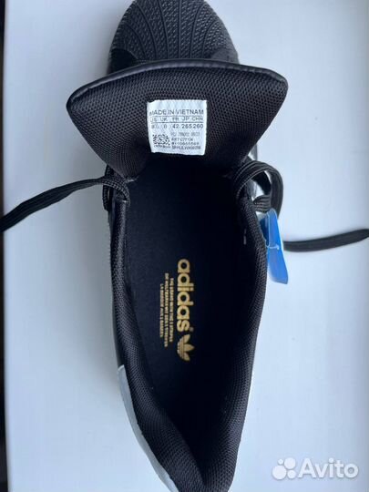 Кроссовки adidas unisex 42р. новые