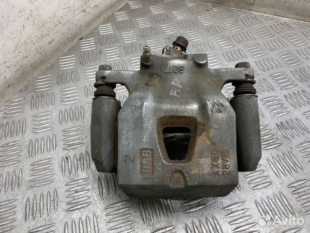 Суппорт тормозной передний правый Lexus Rx300