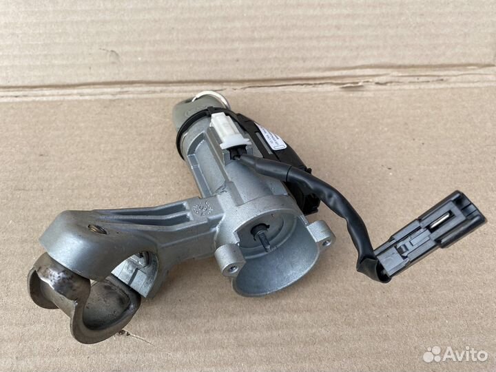 Замок зажигания Toyota Corolla 120