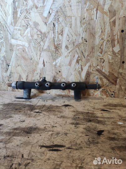 Топливная рампа Nissan Navara D40