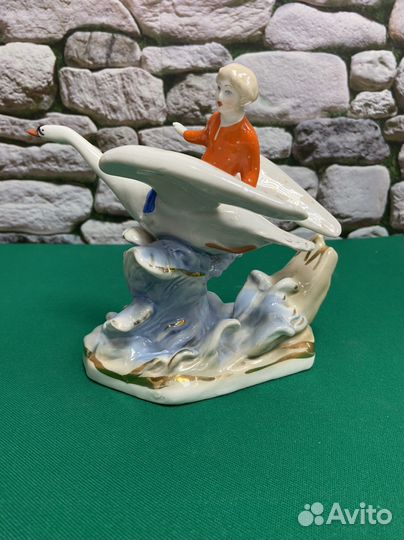 Статуэтка дулево гуси лебеди