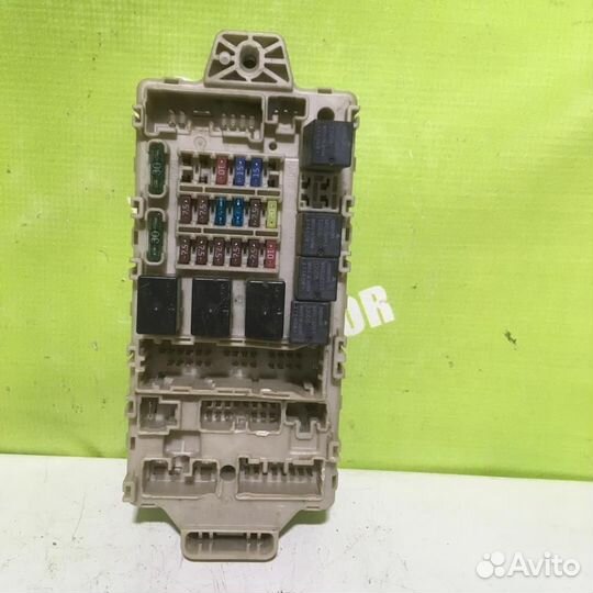 Блок предохранителей Митсубиси Лансер 9