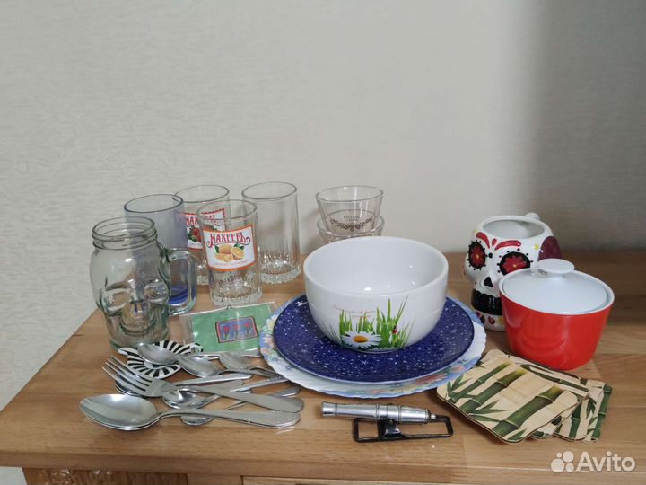 Посуда, полотенца пакетом для кухни (много)