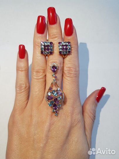 Золотой подвес с бриллиантами, топазами и аметиста