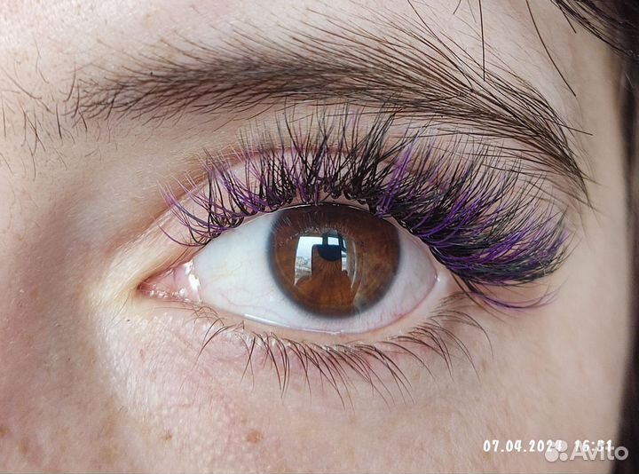 Мастер по наращиванию ресниц