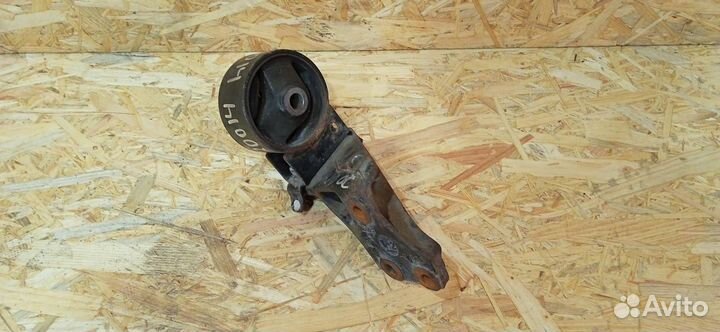 Подушка крепления двигателя передняя Toyota Yaris