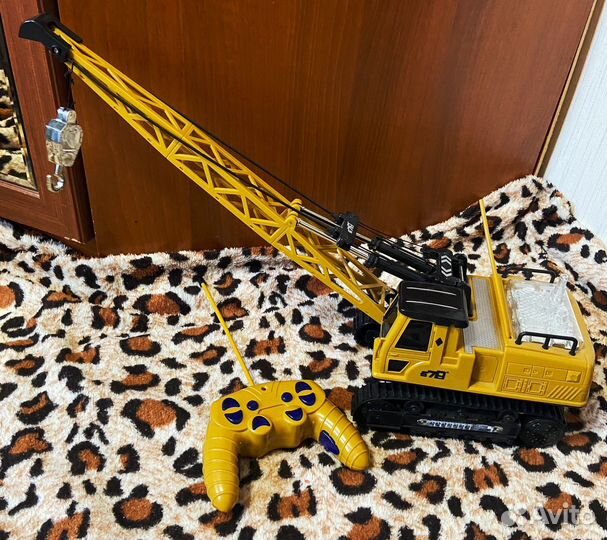 Кран на пульте управления