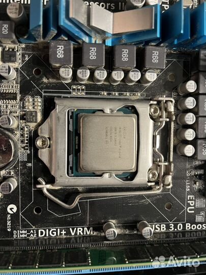 Материнская плата с процессором и памятью i5