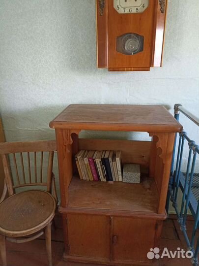 Старинные настенные антикварные часы с боем