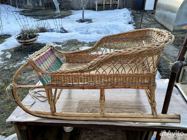 Санки деревянные плетеные