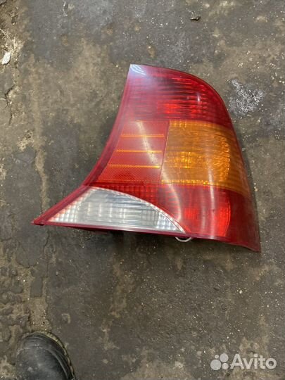 Задний фонарь фокус 1 правый