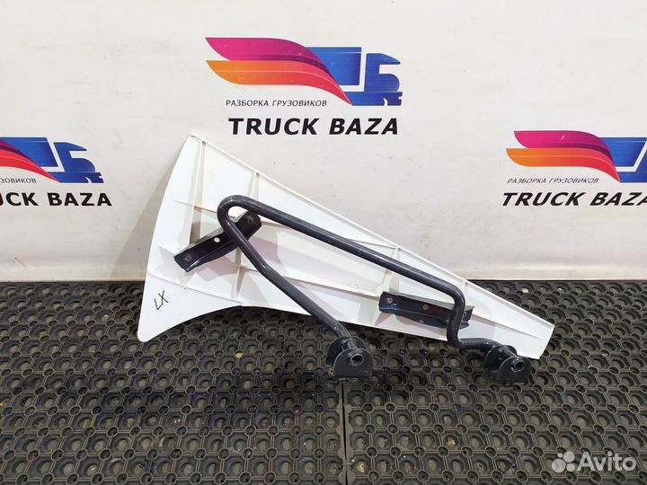 Спойлер кабины верхний левый