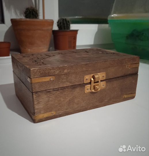 Шкатулка из дерева