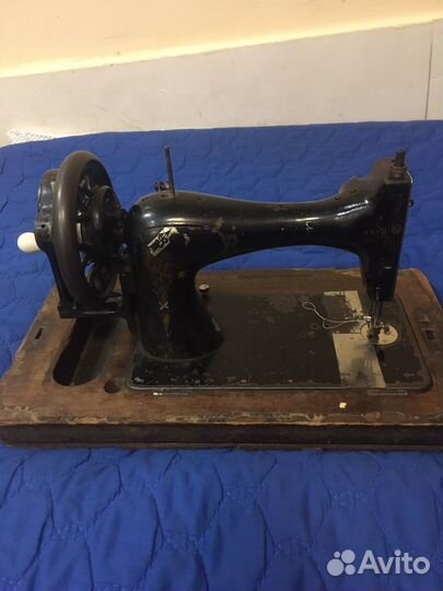 Швейная машина 