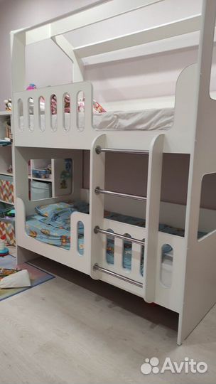 Двухъярусная кровать крепкая