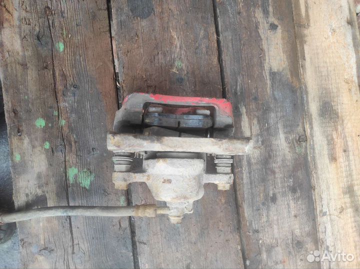 Суппорт задний левый hyundai santa fe classic