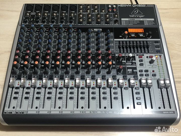 Микшерный пульт Behringer qx1832usb новый