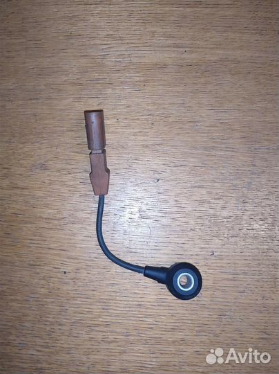 Датчик детонации VW Passat B6