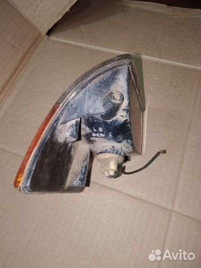 Поворотник передний левый Grand Cherokee