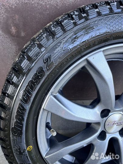 Комплект зимних шипованных колес R15