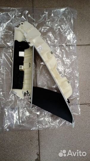 Обшивка стойки audi A4 (B8) (2007)