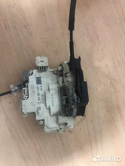 Замок З/П З/Л двери Фольксваген Пассат Б6