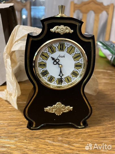 Часы настольные СССР агат