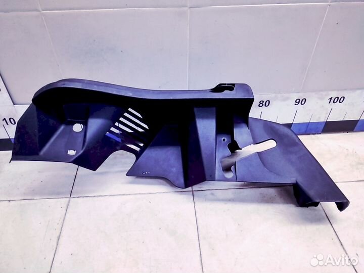 Держатель задней полки Fusion 2002-2012