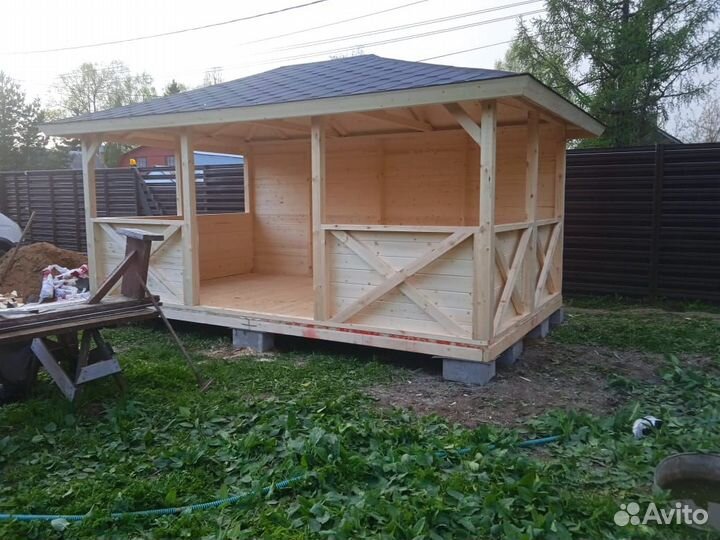 Деревянная беседка