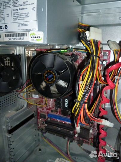 Корпус компьютера с материнской платой MSI