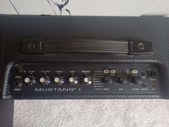 Гитарный комбоусилитель fender mustang 1