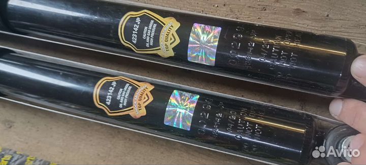 Мерседес 211. Стойки амортизатора задние