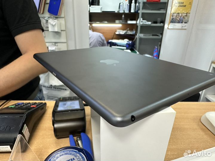 Планшет apple iPad 7 поколение 32Gb(на запчасти)