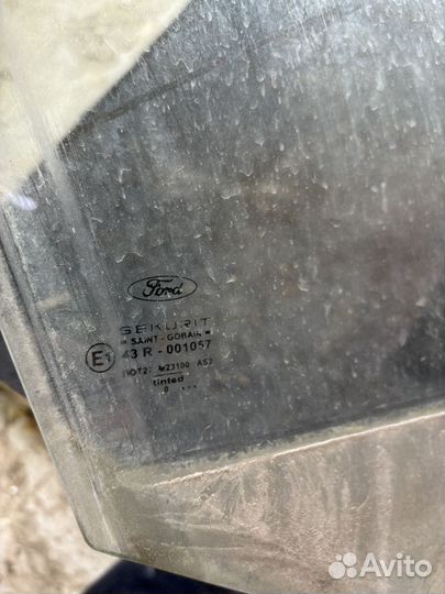 Стекло передней правой двери Ford Focus 1