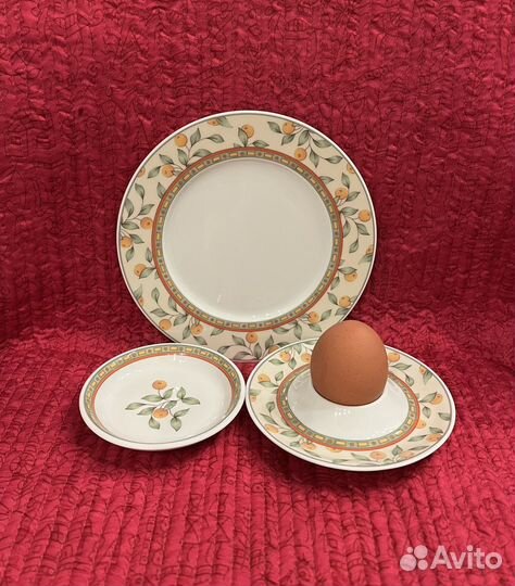Набор фарфоровой посуды для завтрака