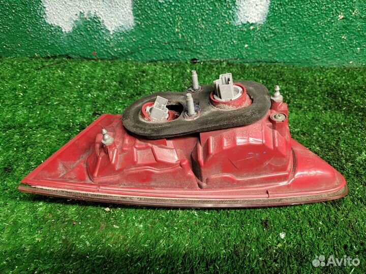 Фонарь задний внутренний левый Mitsubishi Lancer X