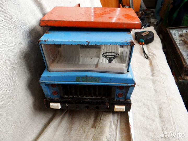 Большой камаз самосвал.СССР 50 см.без реставрации