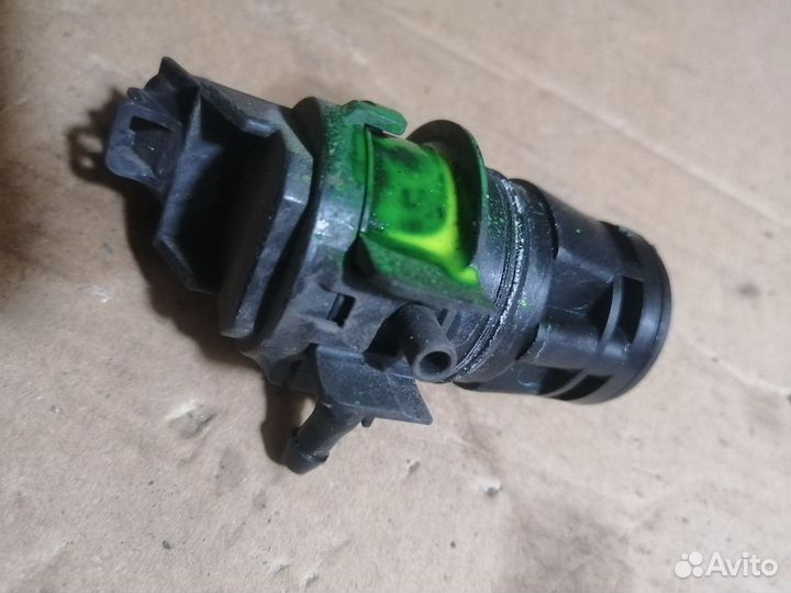 Насос омывателя лобового стекла Mazda 3 бк