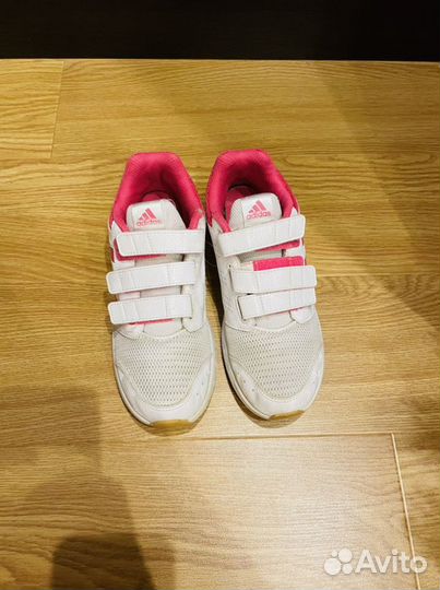 Кроссовки adidas 33