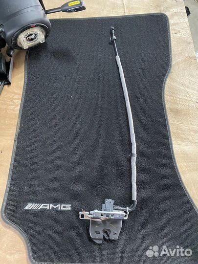 Замок спинки заднего сиденья Mercedes Benz