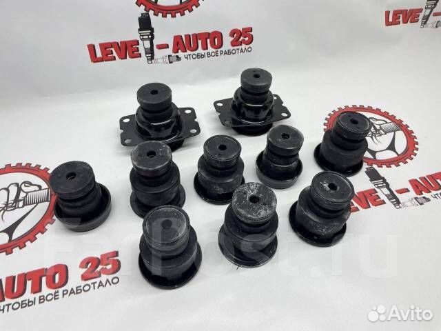 Подушки кузова Nissan Terrano / Datsun D21