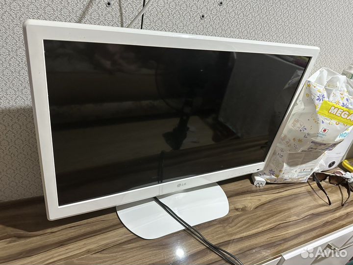 Телевизор ЖК LG (32)